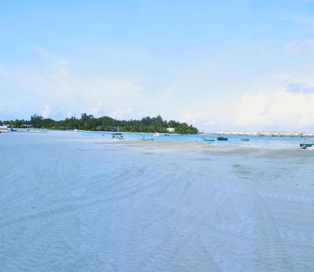 La Isla Tropica Hotel Guraidhoo  Buitenkant foto