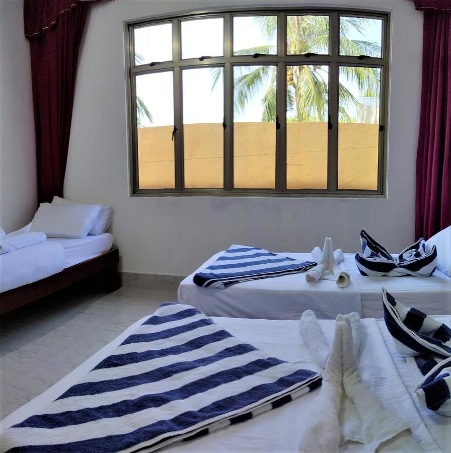 La Isla Tropica Hotel Guraidhoo  Buitenkant foto