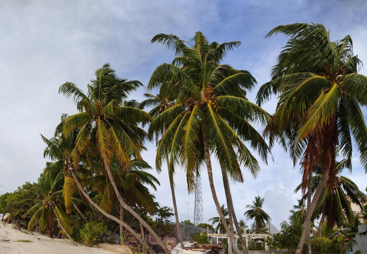 La Isla Tropica Hotel Guraidhoo  Buitenkant foto