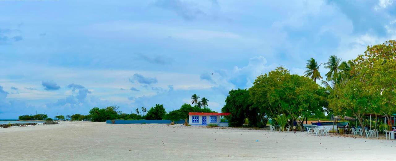 La Isla Tropica Hotel Guraidhoo  Buitenkant foto