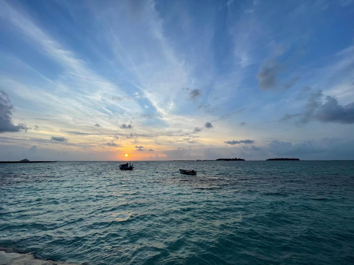 La Isla Tropica Hotel Guraidhoo  Buitenkant foto