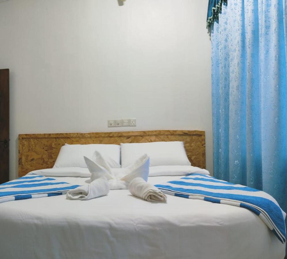 La Isla Tropica Hotel Guraidhoo  Buitenkant foto