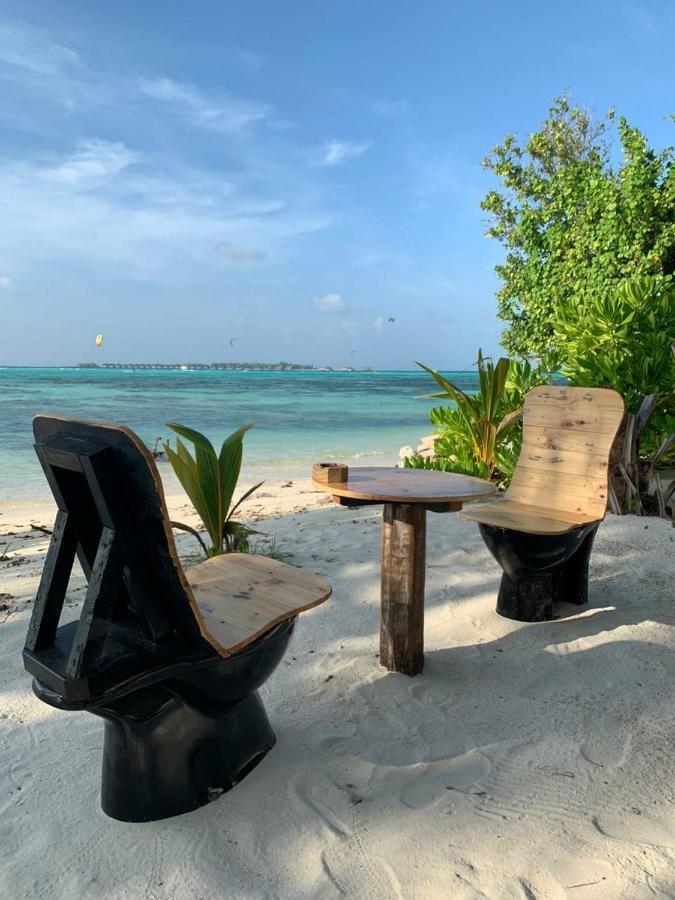 La Isla Tropica Hotel Guraidhoo  Buitenkant foto
