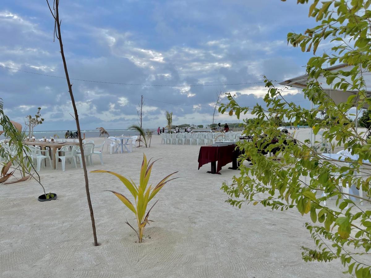 La Isla Tropica Hotel Guraidhoo  Buitenkant foto