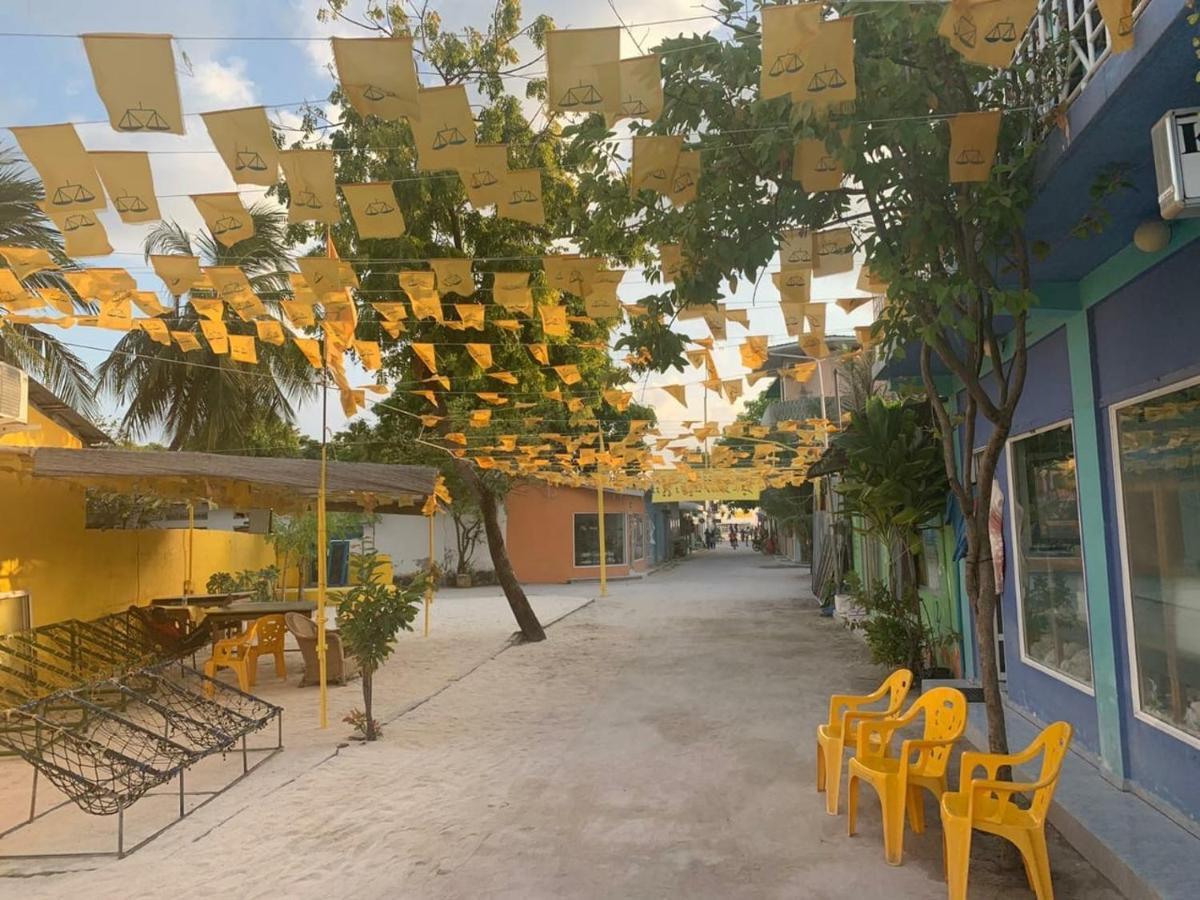 La Isla Tropica Hotel Guraidhoo  Buitenkant foto
