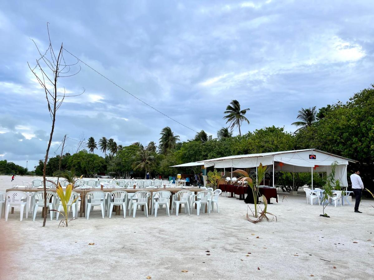 La Isla Tropica Hotel Guraidhoo  Buitenkant foto