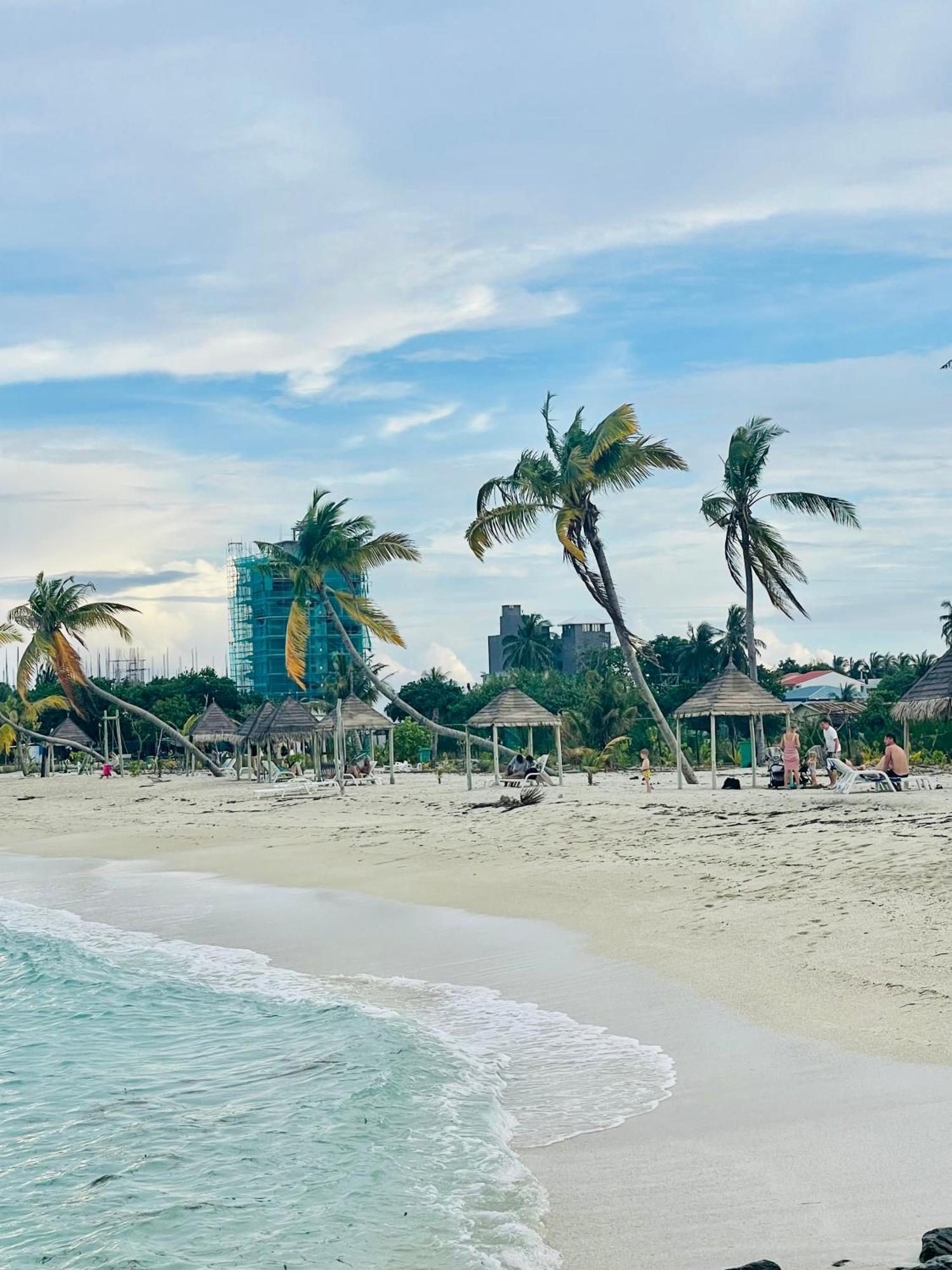 La Isla Tropica Hotel Guraidhoo  Buitenkant foto